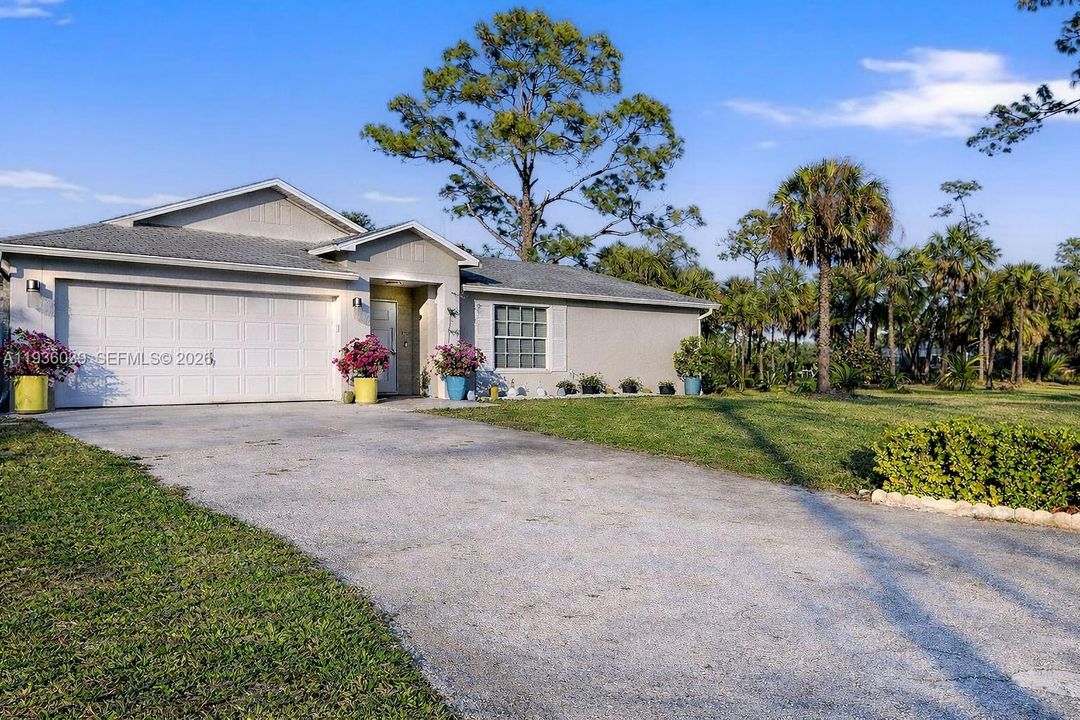 For Sale: $615,000 (4 beds, 2 baths, 1880 Square Feet)