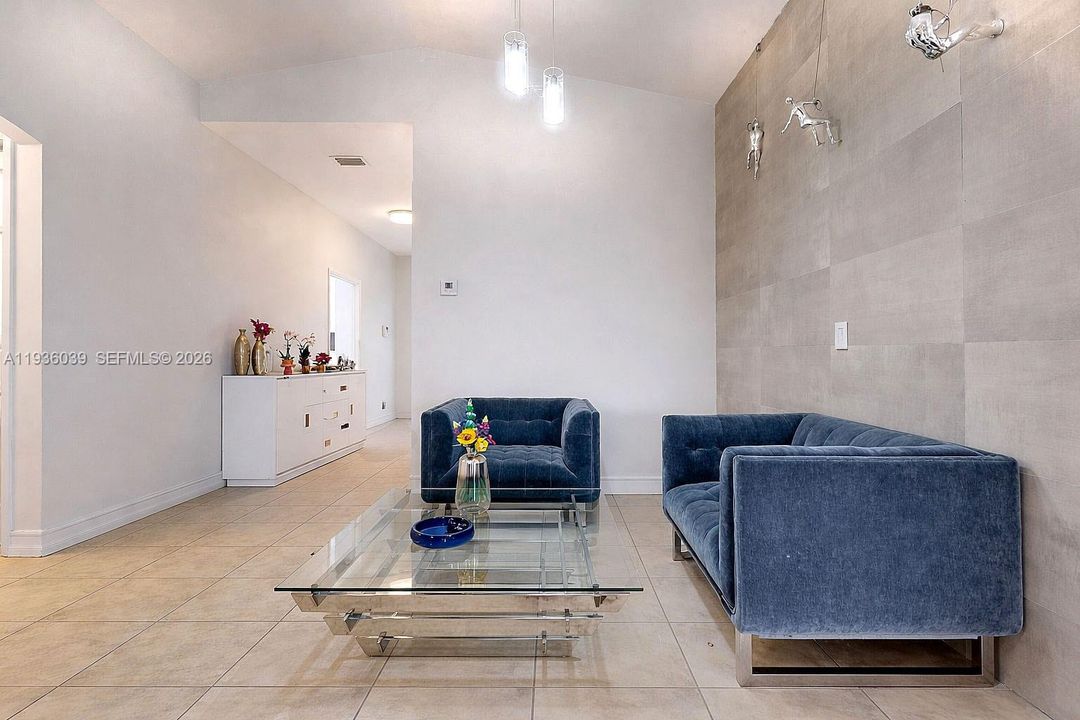 For Sale: $615,000 (4 beds, 2 baths, 1880 Square Feet)
