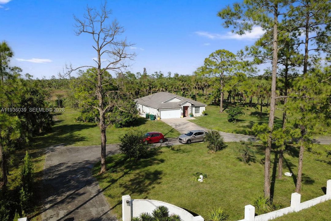 For Sale: $615,000 (4 beds, 2 baths, 1880 Square Feet)