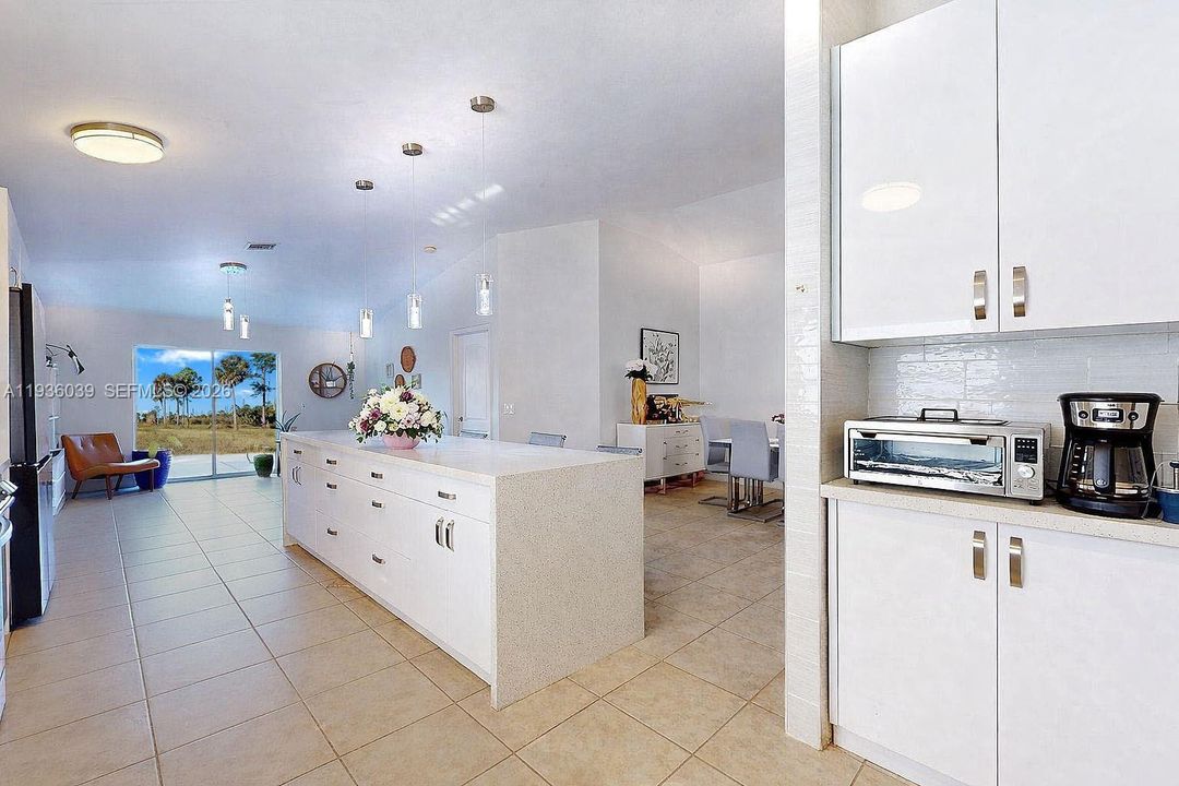 For Sale: $615,000 (4 beds, 2 baths, 1880 Square Feet)
