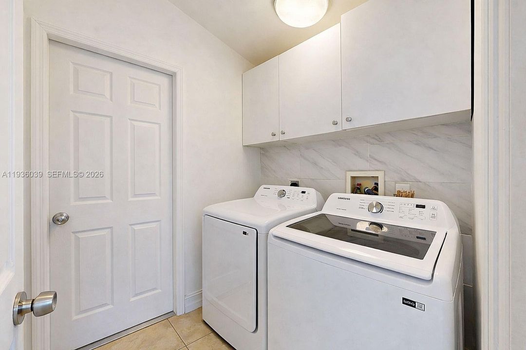 For Sale: $615,000 (4 beds, 2 baths, 1880 Square Feet)