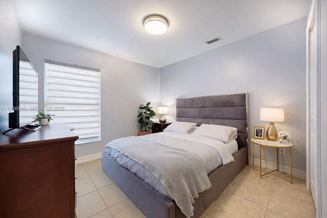 For Sale: $615,000 (4 beds, 2 baths, 1880 Square Feet)