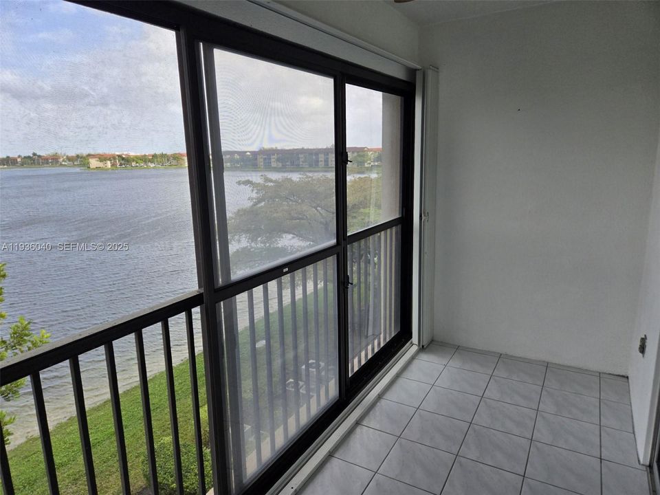 待售: $200,000 (2 贝兹, 2 浴室, 1082 平方英尺)