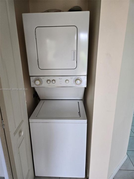 待售: $200,000 (2 贝兹, 2 浴室, 1082 平方英尺)