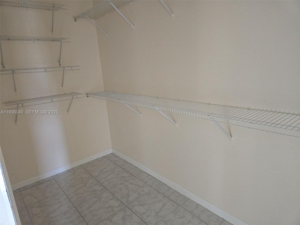 待售: $200,000 (2 贝兹, 2 浴室, 1082 平方英尺)