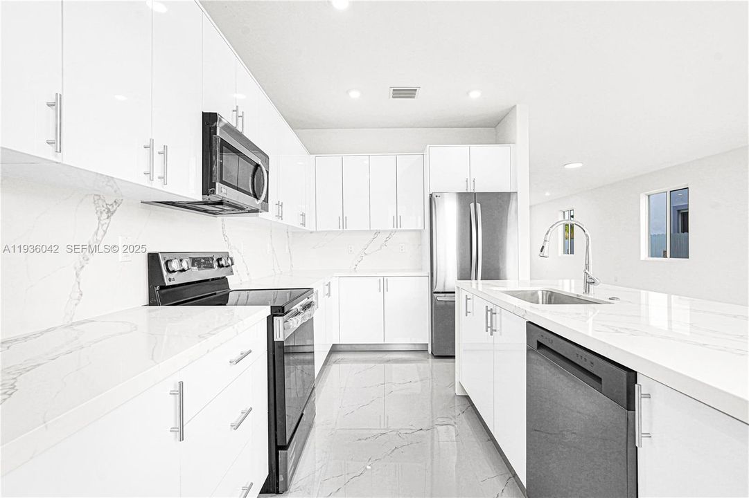 В аренду: $4,540 (5 спален, 3 ванн, 0 Квадратных фут)