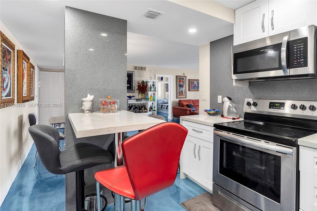 For Rent: $3,250 (2 beds, 2 baths, 1100 Square Feet)