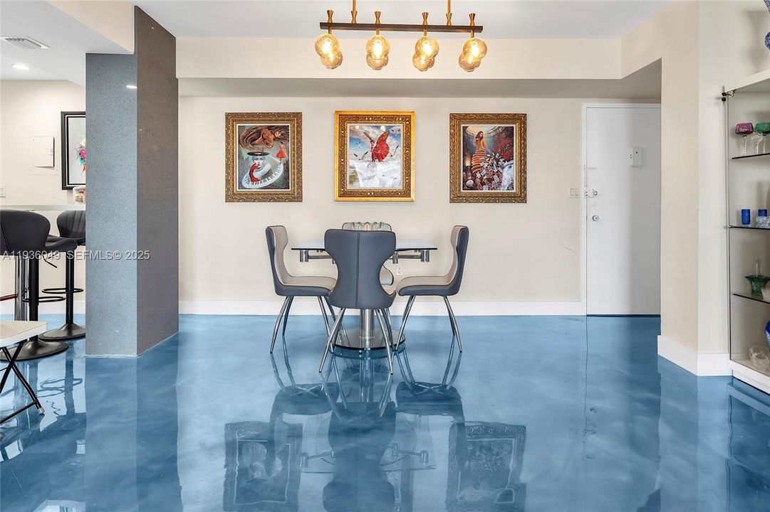 For Rent: $3,250 (2 beds, 2 baths, 1100 Square Feet)