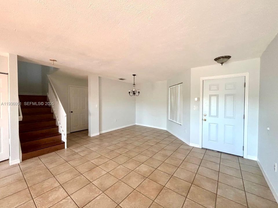 For Rent: $3,200 (4 beds, 2 baths, 1667 Square Feet)