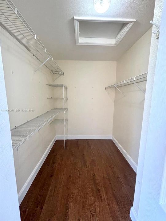 For Rent: $3,200 (4 beds, 2 baths, 1667 Square Feet)