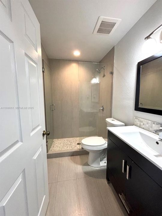 For Rent: $3,200 (4 beds, 2 baths, 1667 Square Feet)