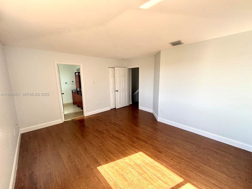 For Rent: $3,200 (4 beds, 2 baths, 1667 Square Feet)