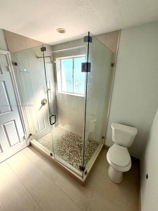 For Rent: $3,200 (4 beds, 2 baths, 1667 Square Feet)