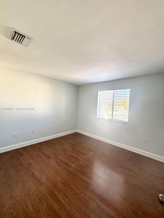 For Rent: $3,200 (4 beds, 2 baths, 1667 Square Feet)