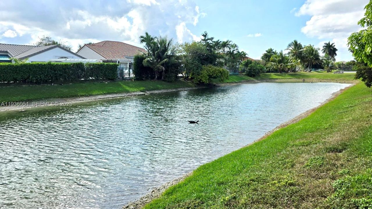 For Rent: $3,200 (4 beds, 2 baths, 1667 Square Feet)