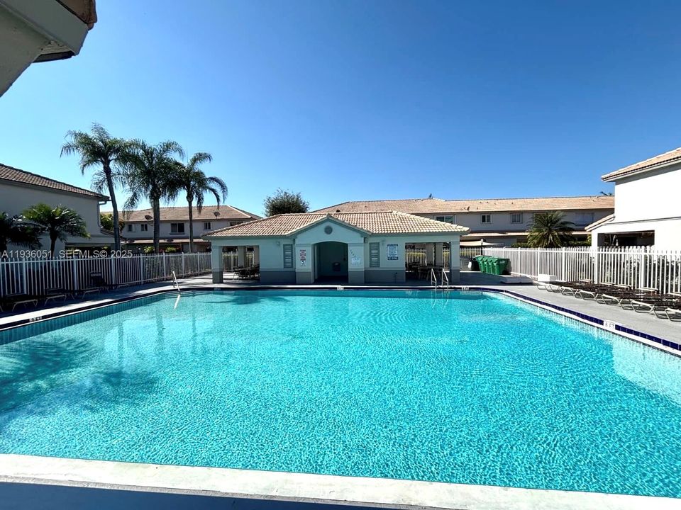 For Rent: $3,200 (4 beds, 2 baths, 1667 Square Feet)