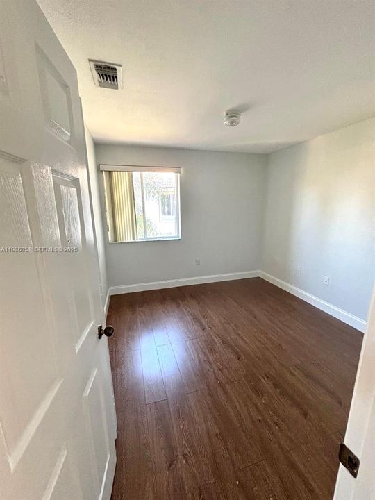 For Rent: $3,200 (4 beds, 2 baths, 1667 Square Feet)