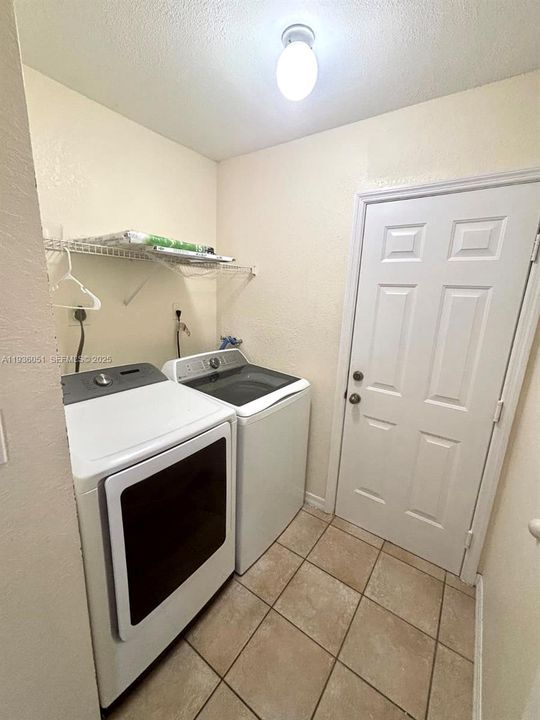 For Rent: $3,200 (4 beds, 2 baths, 1667 Square Feet)