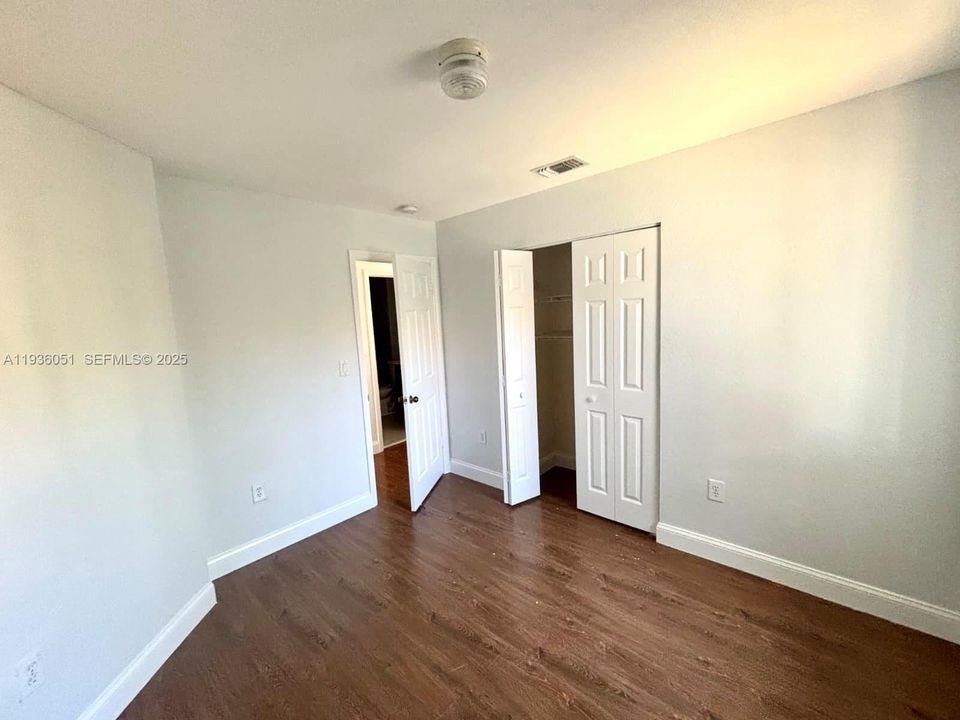 For Rent: $3,200 (4 beds, 2 baths, 1667 Square Feet)