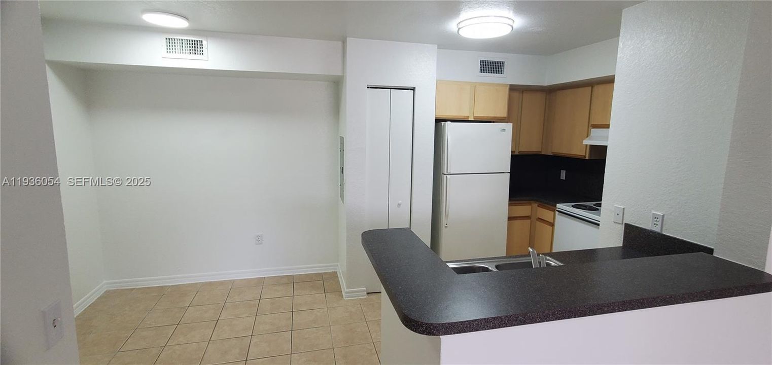 В аренду: $1,321 (1 спален, 1 ванн, 630 Квадратных фут)