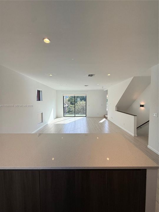 For Rent: $4,000 (3 beds, 3 baths, 40733 Square Feet)