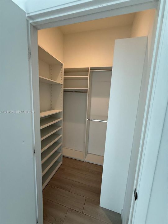 For Rent: $4,000 (3 beds, 3 baths, 40733 Square Feet)