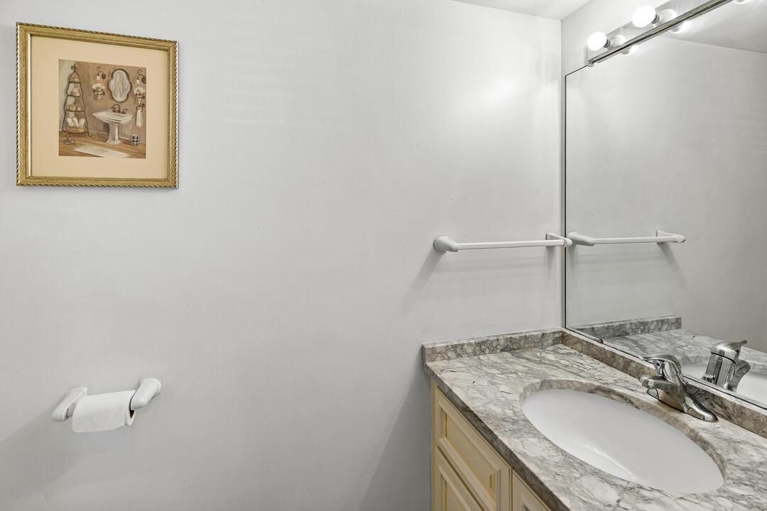 1402 Nebraska Avenue Unit 13-D-18