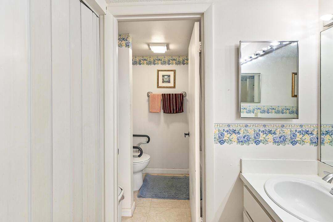 1402 Nebraska Avenue Unit 13-D-22