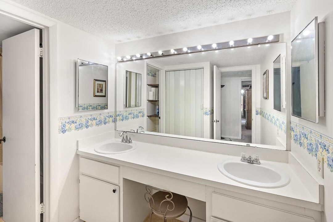 1402 Nebraska Avenue Unit 13-D-21
