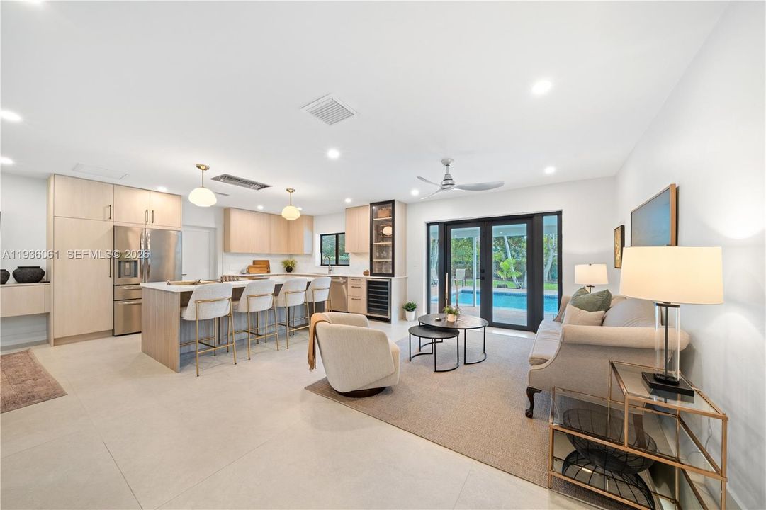 На продажу: $1,150,000 (3 спален, 2 ванн, 1566 Квадратных фут)