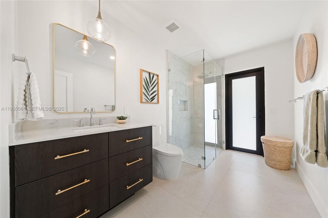 На продажу: $1,150,000 (3 спален, 2 ванн, 1566 Квадратных фут)