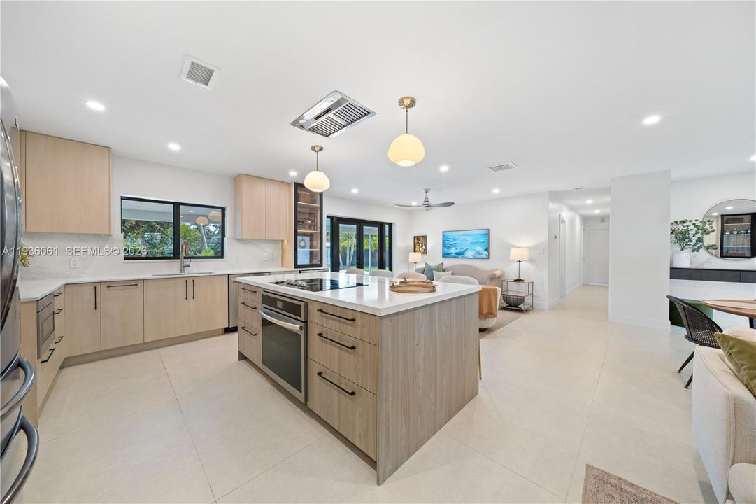 На продажу: $1,150,000 (3 спален, 2 ванн, 1566 Квадратных фут)