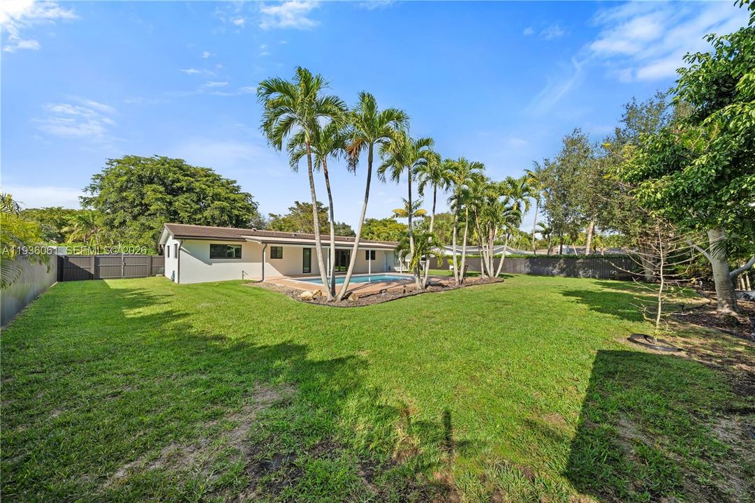 На продажу: $1,150,000 (3 спален, 2 ванн, 1566 Квадратных фут)