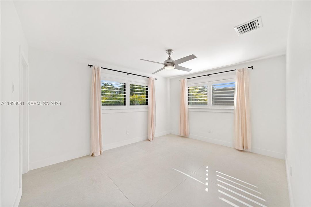 На продажу: $1,150,000 (3 спален, 2 ванн, 1566 Квадратных фут)