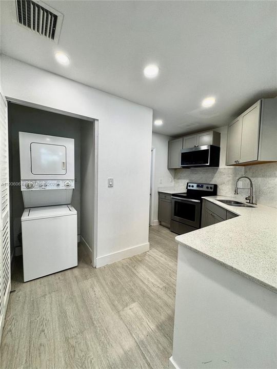 待售: $979,900 (0 贝兹, 0 浴室, 2128 平方英尺)