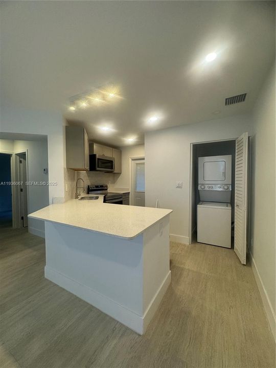 待售: $979,900 (0 贝兹, 0 浴室, 2128 平方英尺)