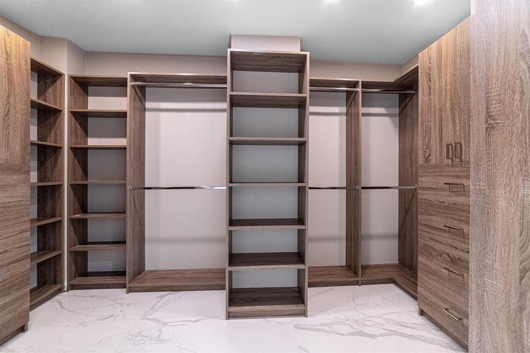 Primary Bedroom-Closet