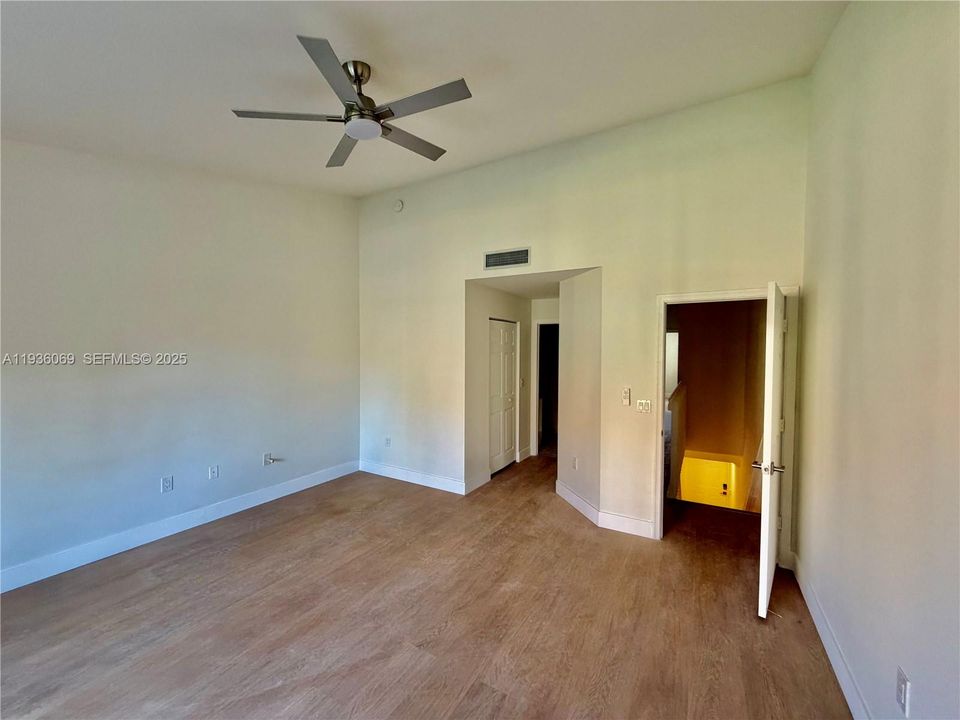 出租: $3,500 (2 贝兹, 2 浴室, 1401 平方英尺)