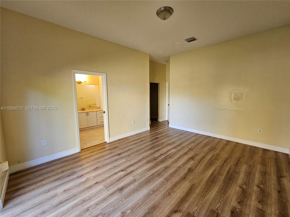 For Rent: $3,600 (3 beds, 2 baths, 1908 Square Feet)