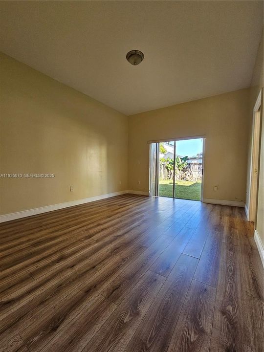 For Rent: $3,600 (3 beds, 2 baths, 1908 Square Feet)