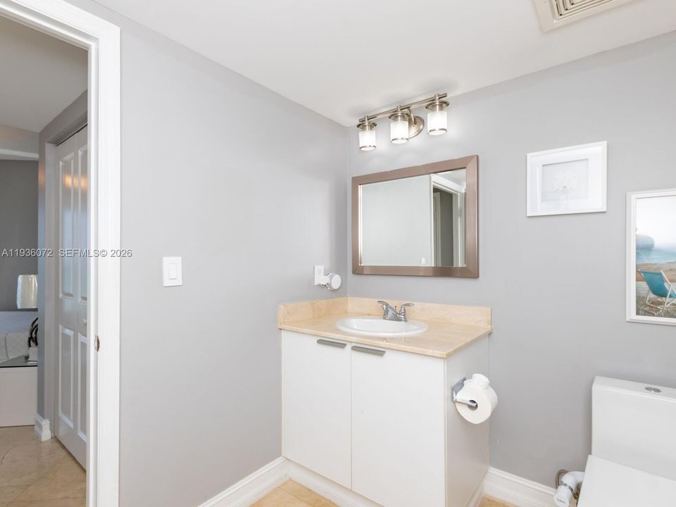 На продажу: $899,000 (2 спален, 2 ванн, 1266 Квадратных фут)