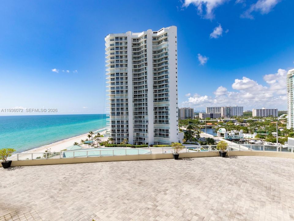 На продажу: $899,000 (2 спален, 2 ванн, 1266 Квадратных фут)