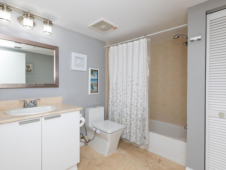 На продажу: $899,000 (2 спален, 2 ванн, 1266 Квадратных фут)