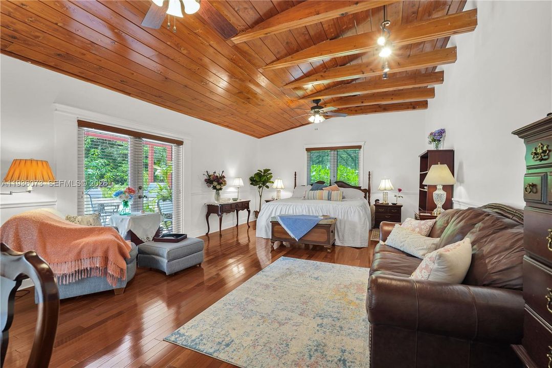 В аренду: $10,000 (5 спален, 3 ванн, 3234 Квадратных фут)