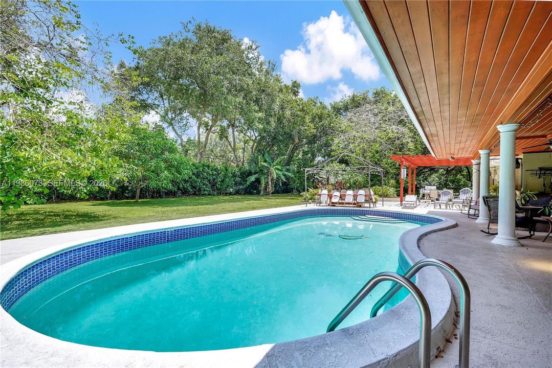 В аренду: $10,000 (5 спален, 3 ванн, 3234 Квадратных фут)