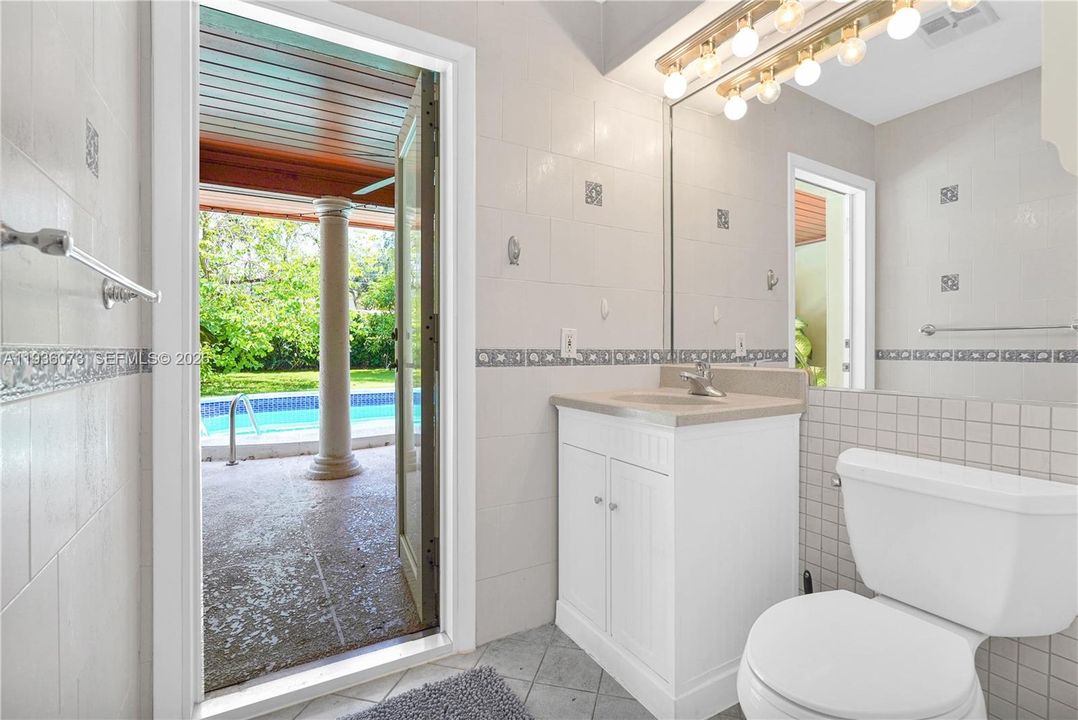 В аренду: $10,000 (5 спален, 3 ванн, 3234 Квадратных фут)