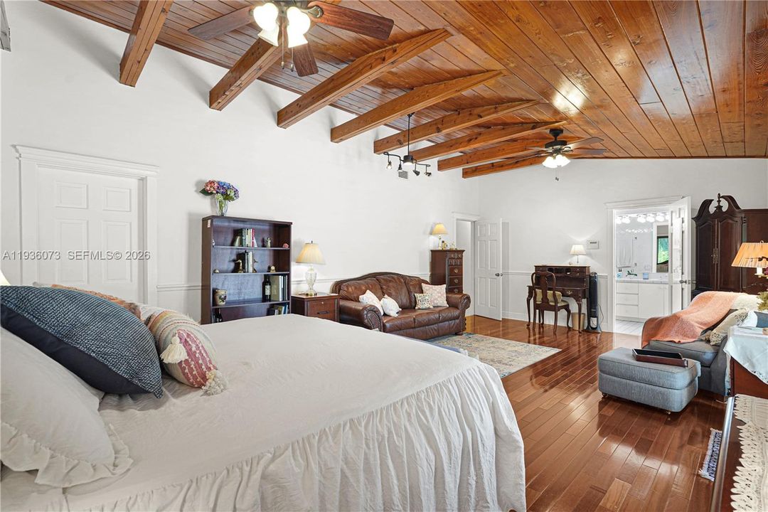 В аренду: $10,000 (5 спален, 3 ванн, 3234 Квадратных фут)