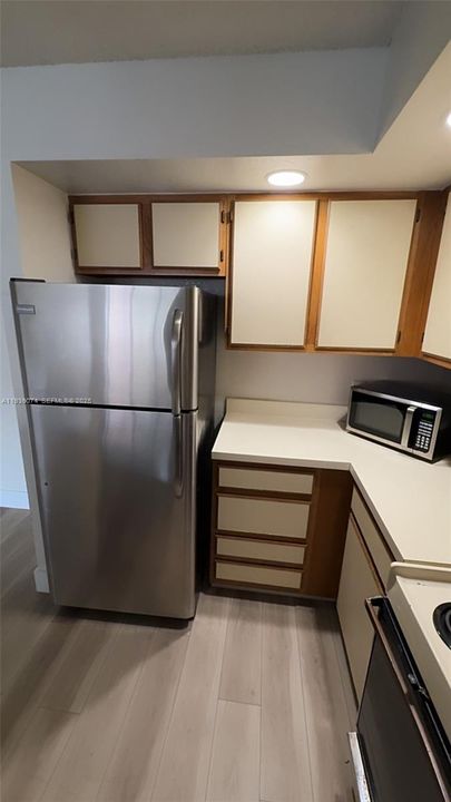 For Rent: $1,580 (1 beds, 1 baths, 712 Square Feet)