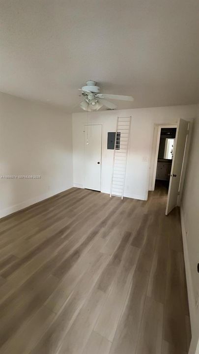 For Rent: $1,580 (1 beds, 1 baths, 712 Square Feet)