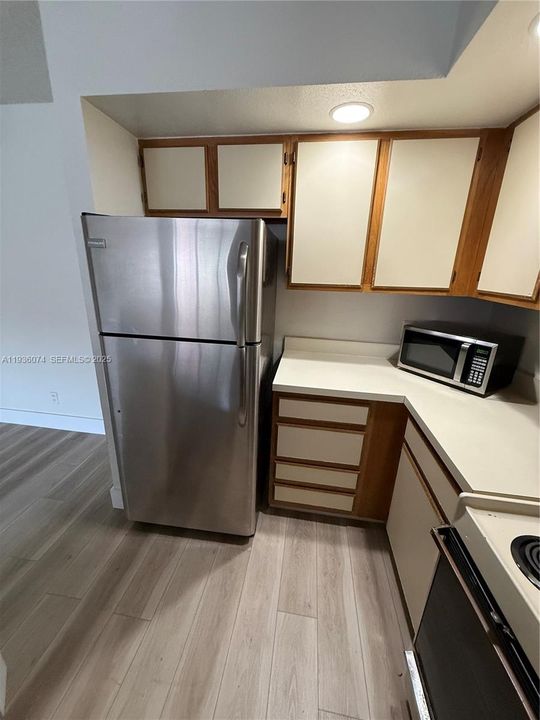 For Rent: $1,580 (1 beds, 1 baths, 712 Square Feet)